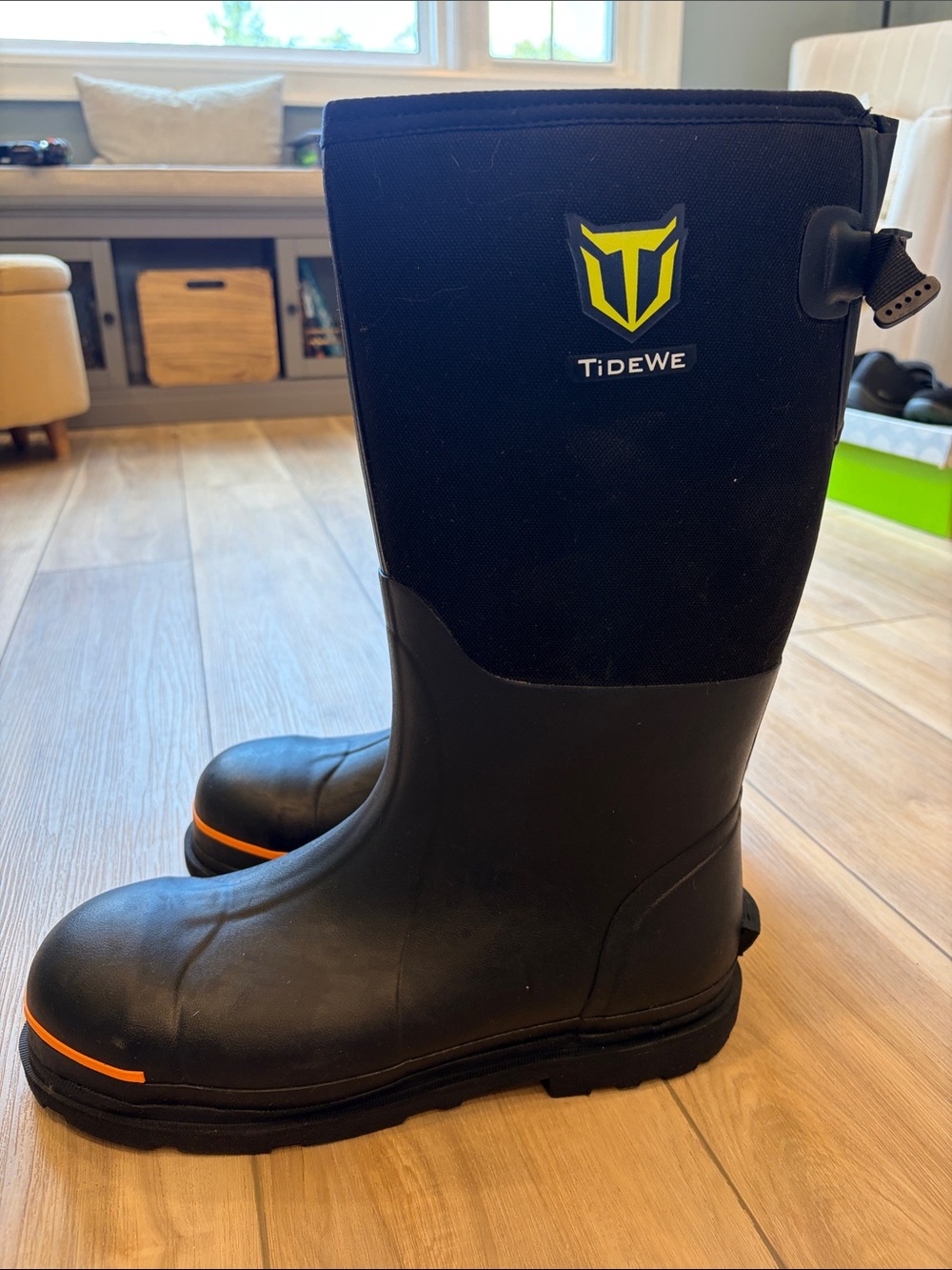 New TideWe size 12 men’s Black Boots with Orange Accent